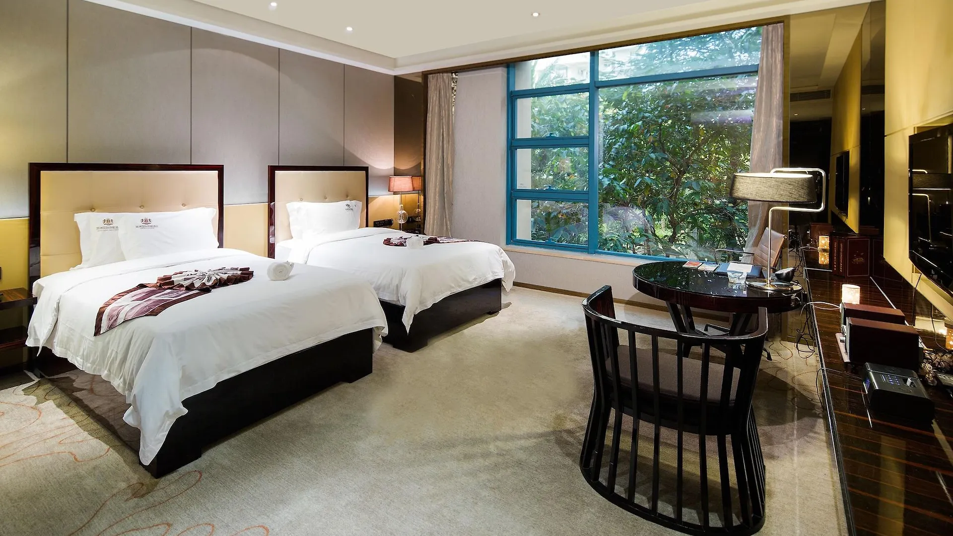 Visun Royal Yacht Hotel Sanya 4*,  Chine