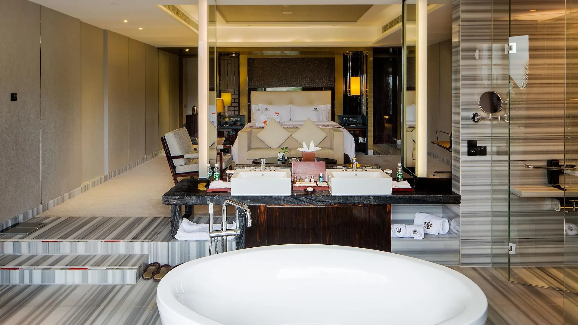 Visun Royal Yacht Hotel Sanya