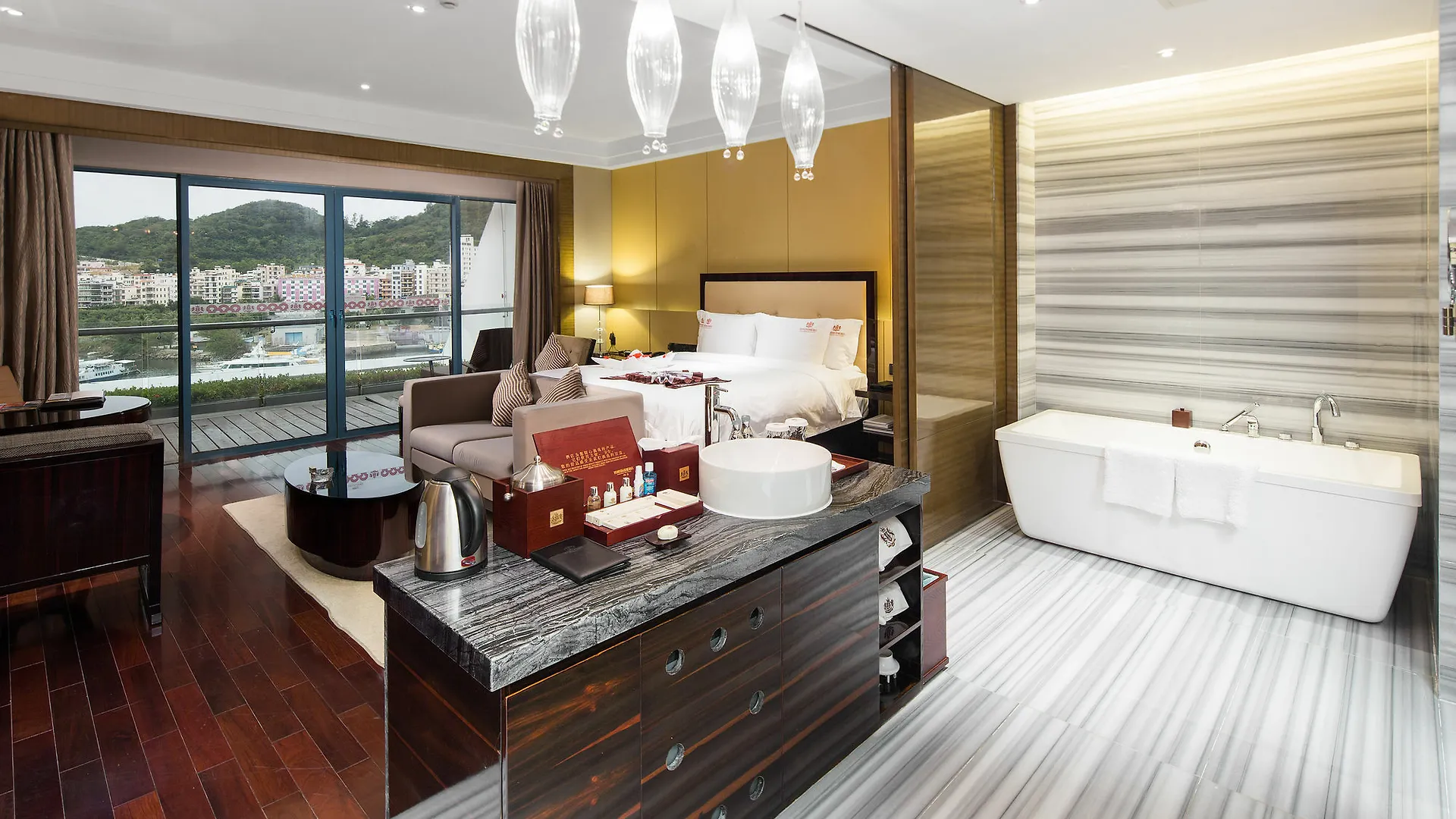 Visun Royal Yacht Hotel Sanya