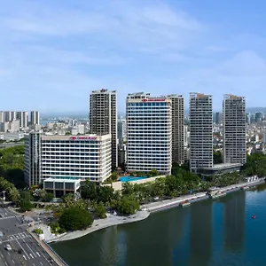 三亚中心皇冠假日酒店（洲际旗下，观山望海） 度假村